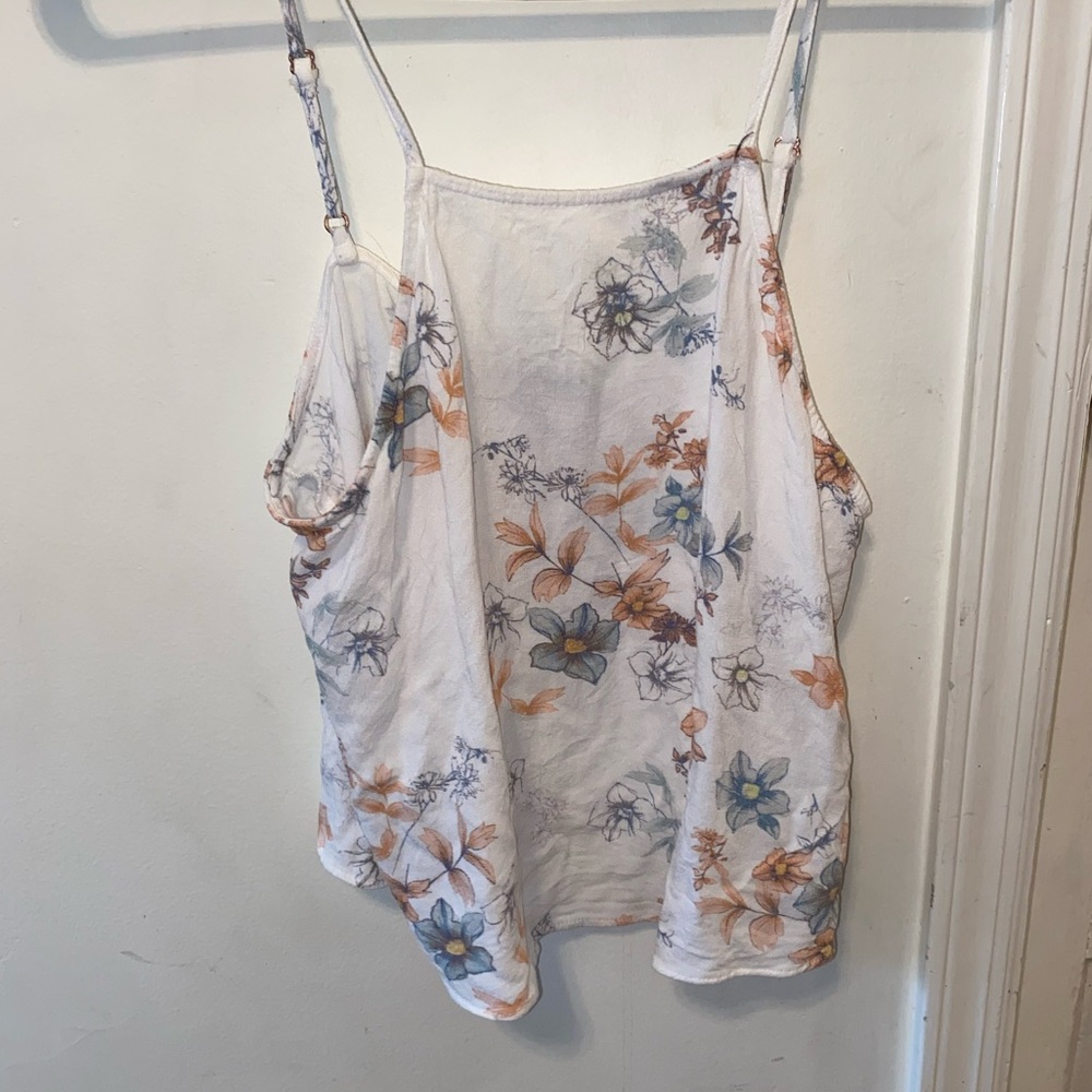 Kendall & Kylie flowy floral cropped tank